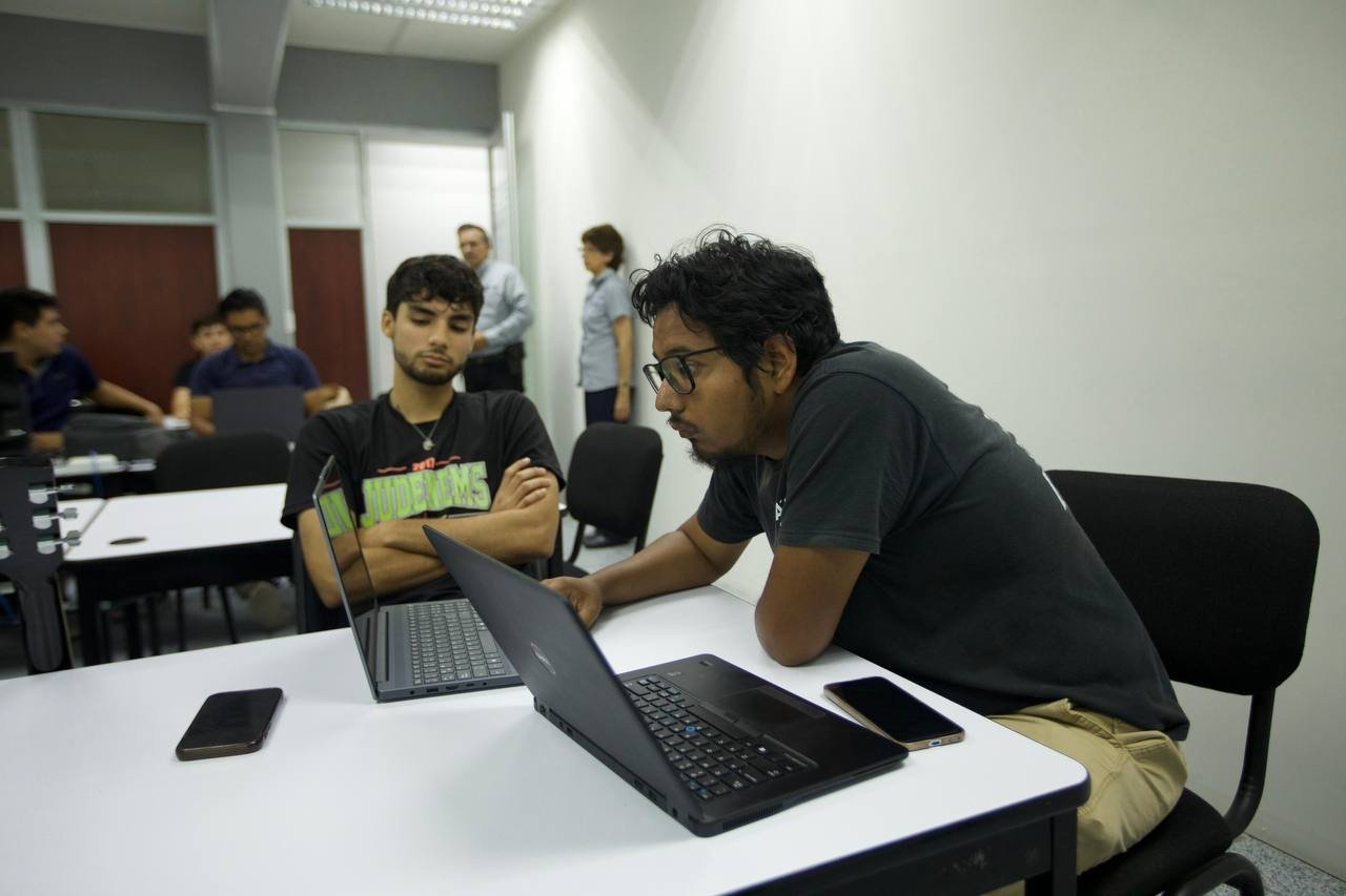 Con Prepa en Línea-SEP se amplía en 9 mil 600 lugares el acceso a la Educación Media Superior