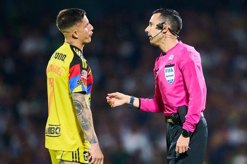 ¿Robo al América? El polémico arbitraje de César Ramos con el que Pumas avanzó a Semifinales