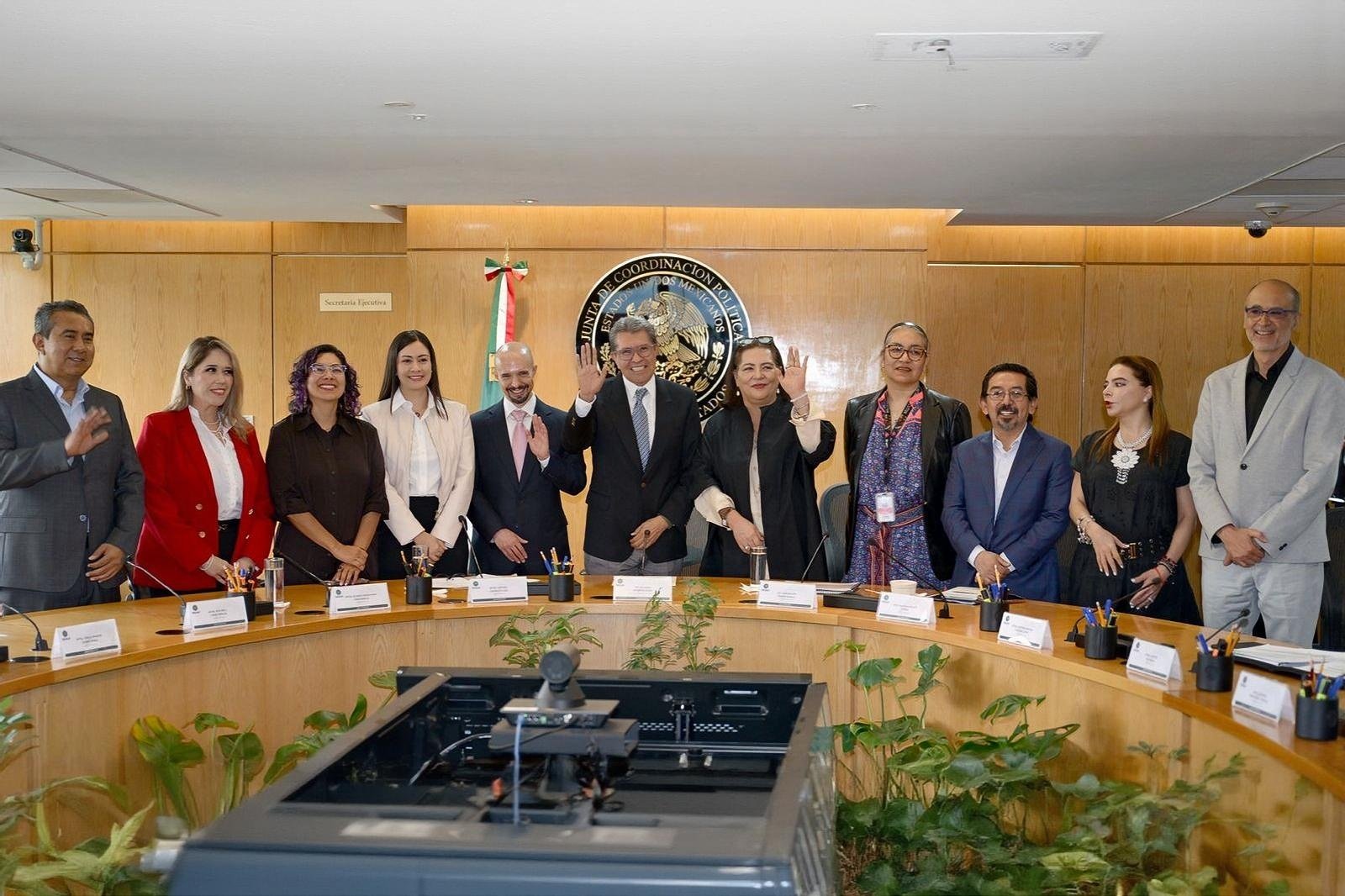 Ricardo Monreal recibe propuesta del Consejo General del INE en materia electoral