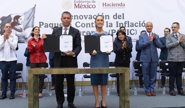 Presidenta, empresas proveedoras y tiendas de autoservicio firman renovación del PACIC para mantener la canasta básica en 910 pesos