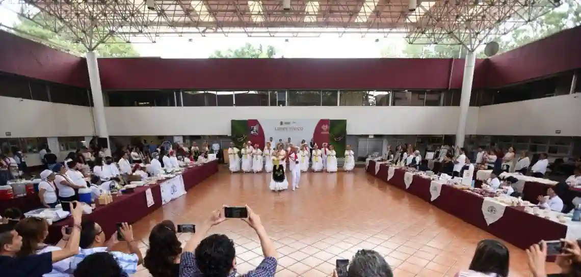 Inaugura SEV Expoventa de la Escuela Industrial Concepción Quirós Pérez