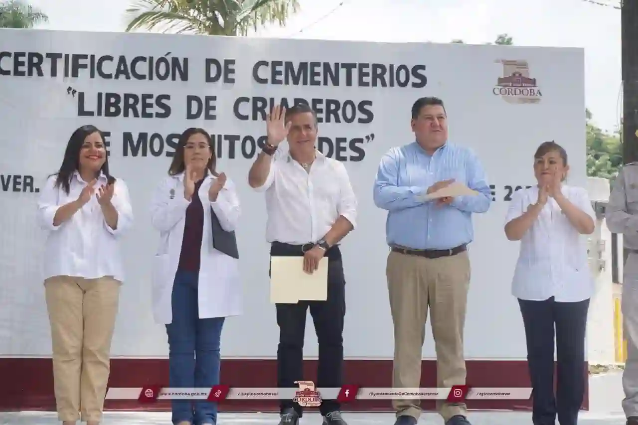 Reciben cementerios municipales certificación por mantener espacios libres de criaderos de dengue