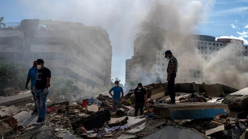 Sube a 1,450 la cifra de muertos por sismos de 7.2 y 7.5 que devastaron Venezuela