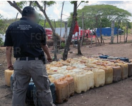 FGR investiga, luego del aseguramiento de más de 4 mil 500 litros de hidrocarburo en Juan Rodríguez Clara