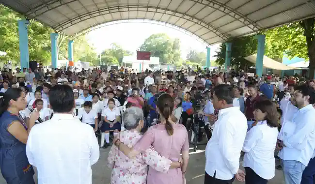 Conservar el maíz nativo es defender la soberanía alimentaria: Presidenta encabeza asamblea de “El Maíz es la Raíz”, en Pijijiapan, Chiapas“