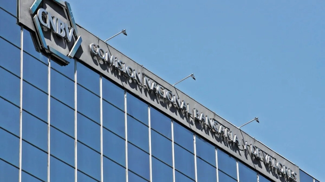 Menores ingresos por intereses impactan dinamismo en las utilidades de la banca